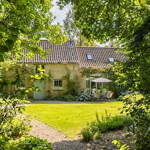  Holiday home The Coach House At Noelle's United Kingdom